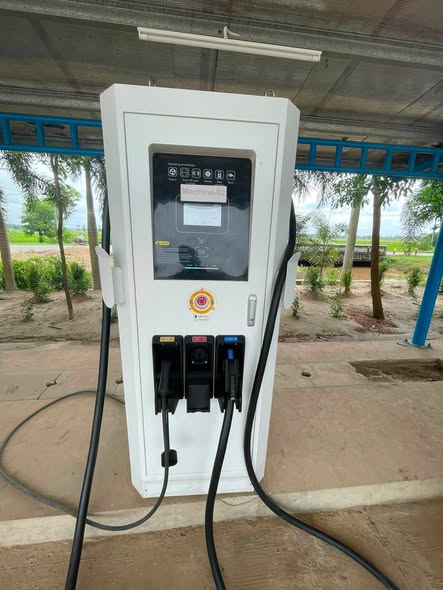 ရန်ကုန်-ပြည်လမ်း အသုံးပြုသူ EV Owner များအတွက် လက်ပံတန်းရှိ Fast Charging Station