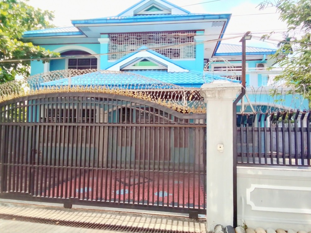 မြေကွက် ၊ ခြံ