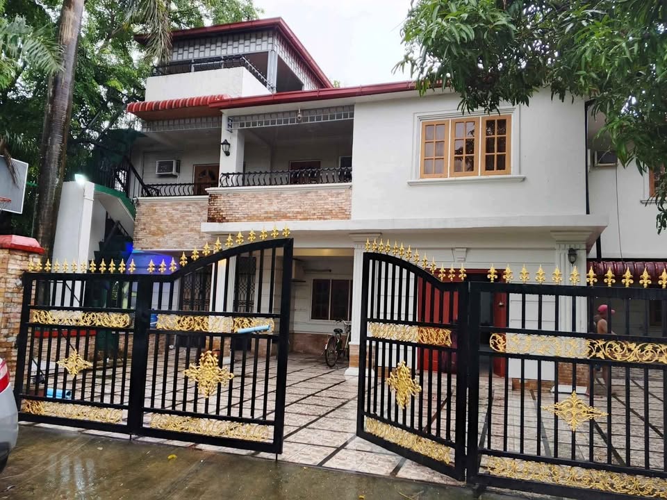 မြေကွက် ၊ ခြံ