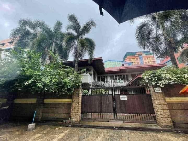 မြေကွက် ၊ ခြံ