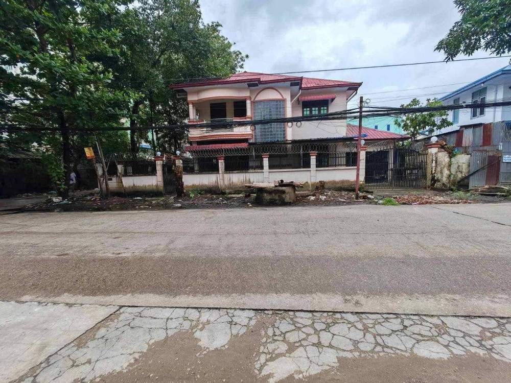 မြေကွက် ၊ ခြံ