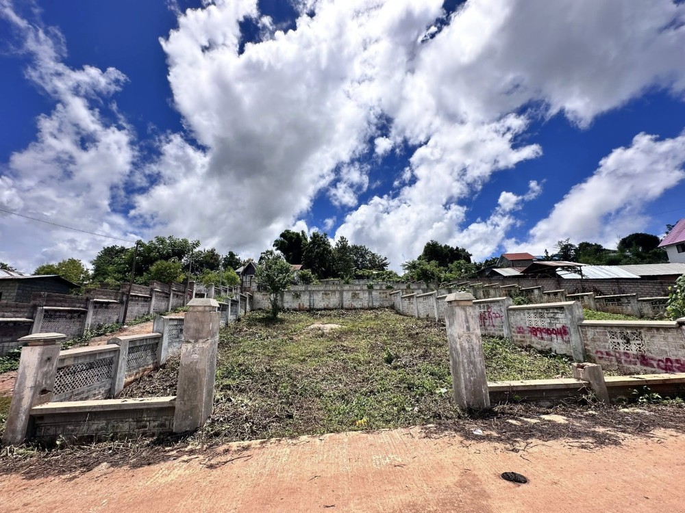 မြေကွက် ၊ ခြံ