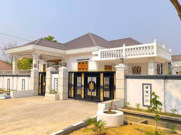 မြေကွက် ၊ ခြံ