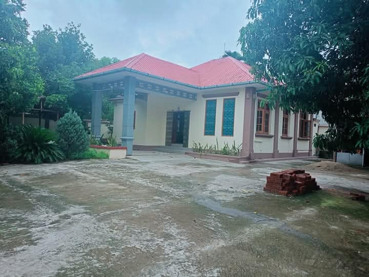 မြေကွက် ၊ ခြံ