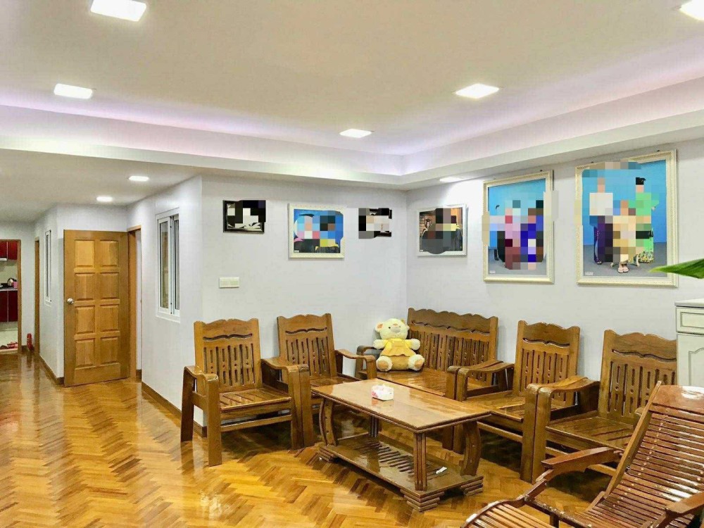 မြေကွက် ၊ ခြံ