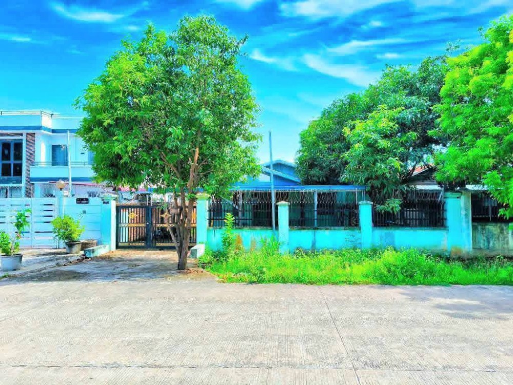 မြေကွက် ၊ ခြံ