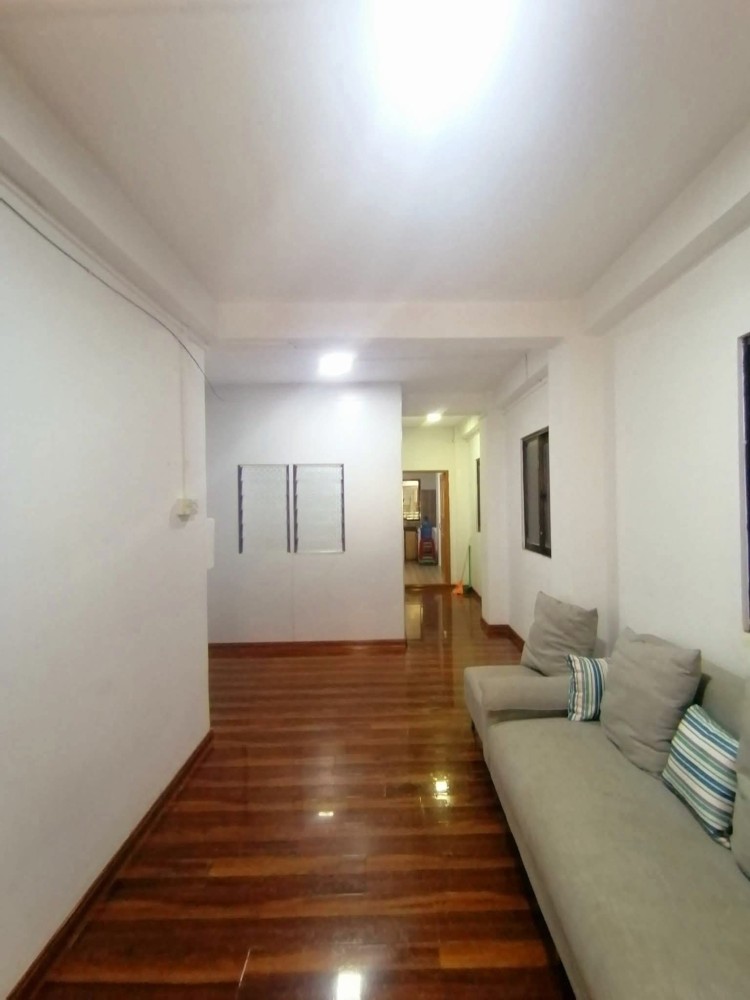 မြေကွက် ၊ ခြံ