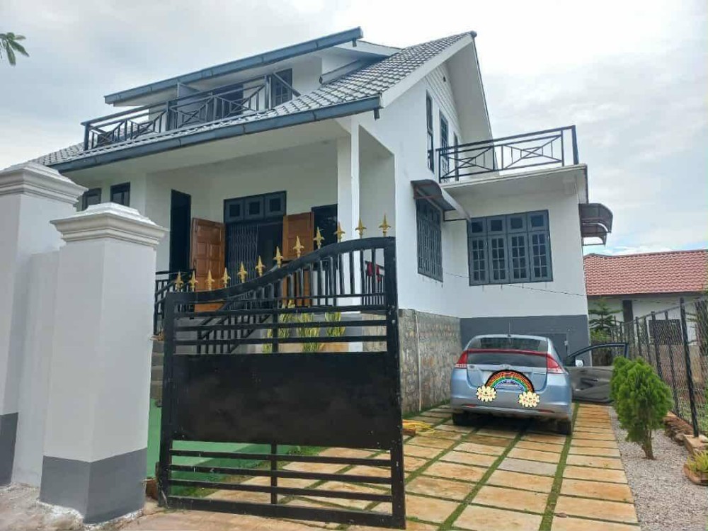 မြေကွက် ၊ ခြံ