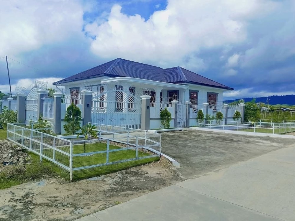 မြေကွက် ၊ ခြံ