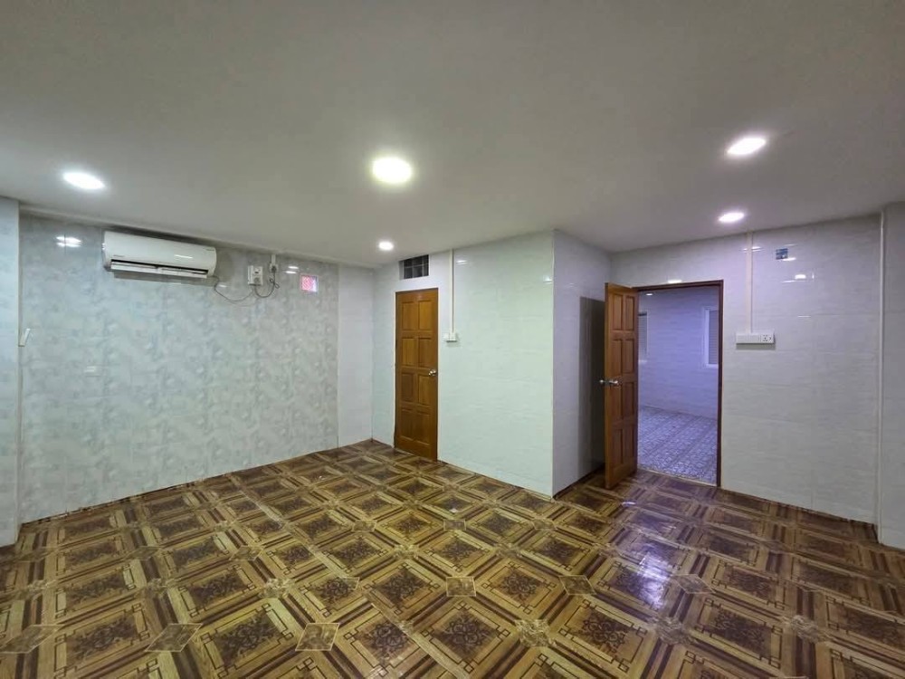 မြေကွက် ၊ ခြံ