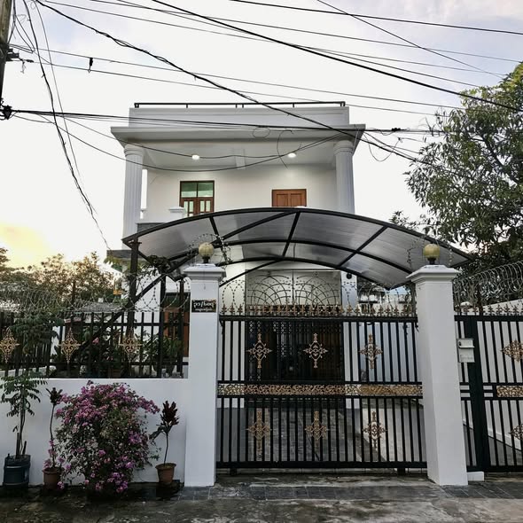 မြေကွက် ၊ ခြံ