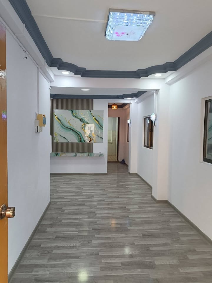 မြေကွက် ၊ ခြံ