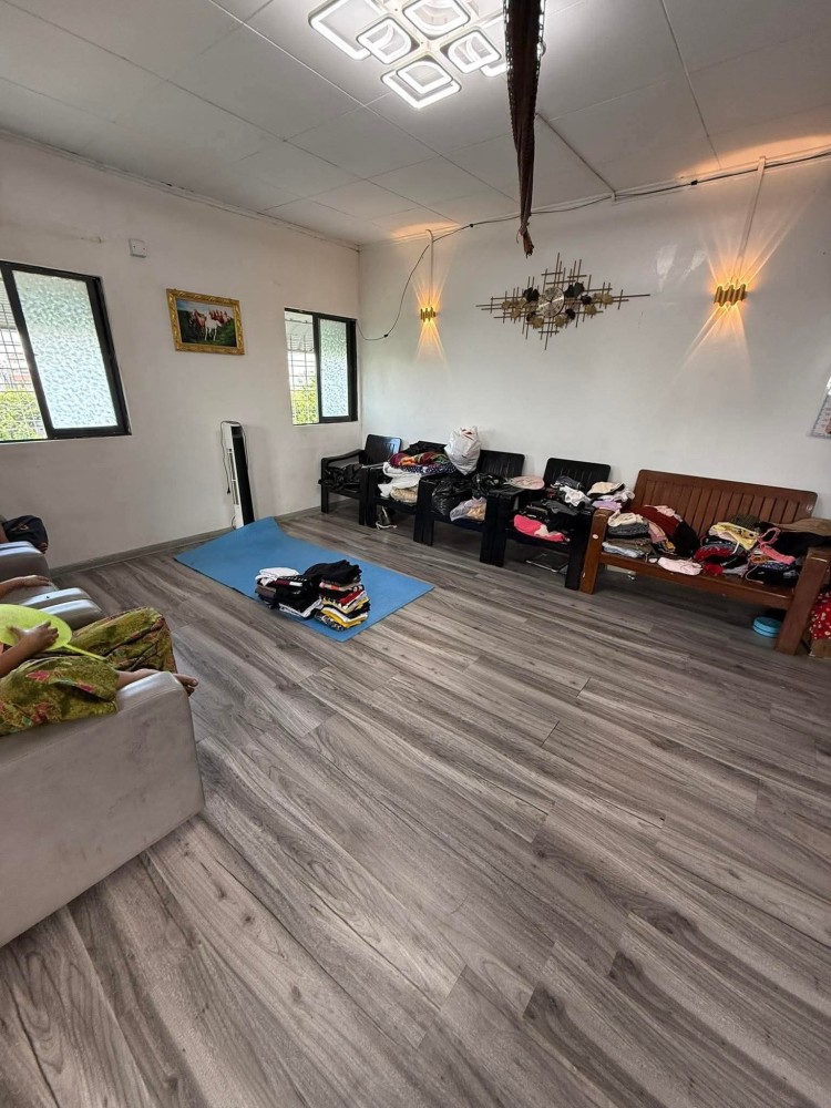 မြေကွက် ၊ ခြံ