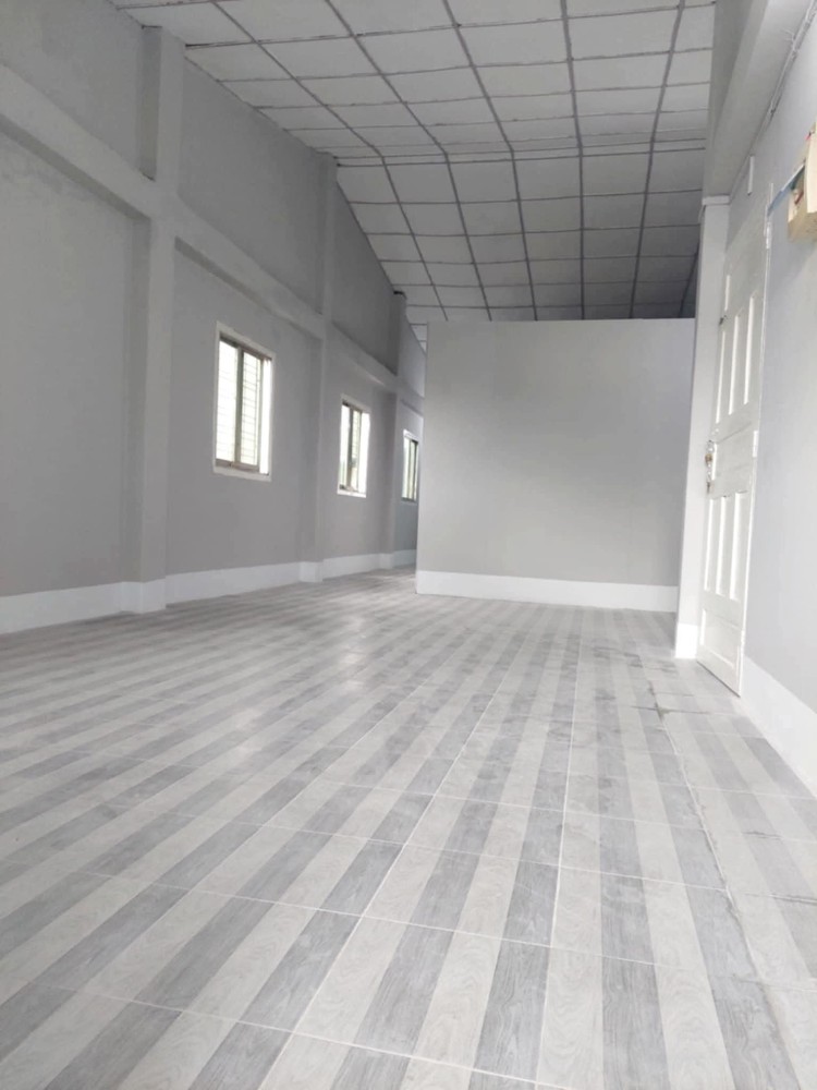 မြေကွက် ၊ ခြံ