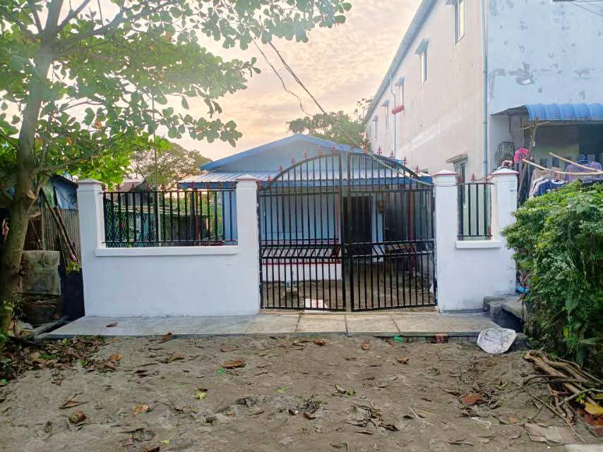 မြေကွက် ၊ ခြံ