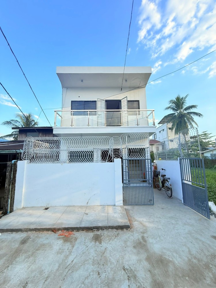 မြေကွက် ၊ ခြံ