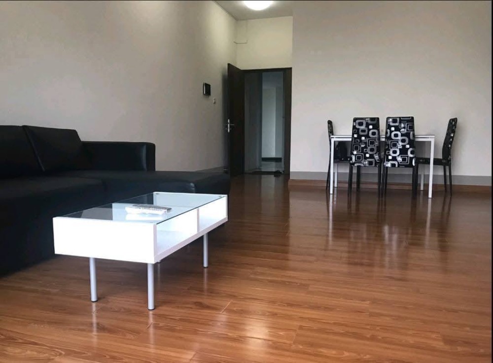 မြေကွက် ၊ ခြံ