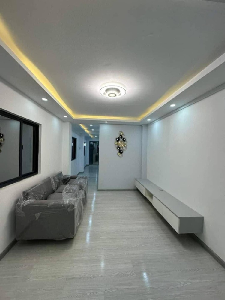 မြေကွက် ၊ ခြံ