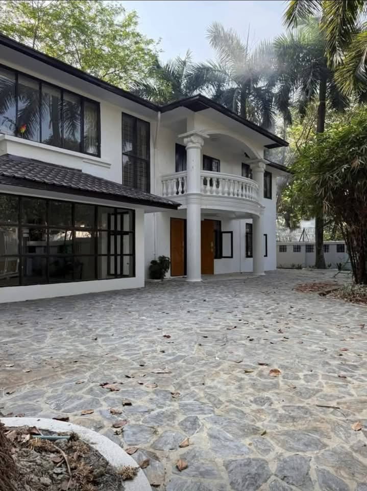 မြေကွက် ၊ ခြံ