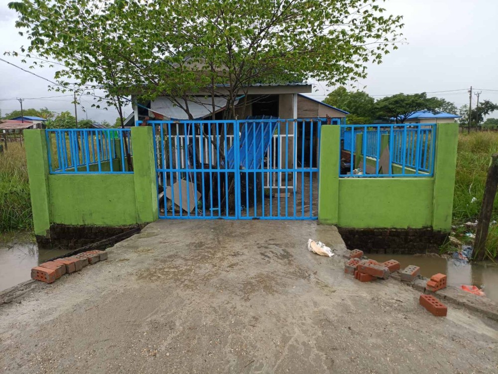 မြေကွက် ၊ ခြံ