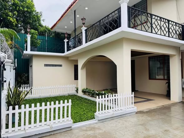 မြေကွက် ၊ ခြံ