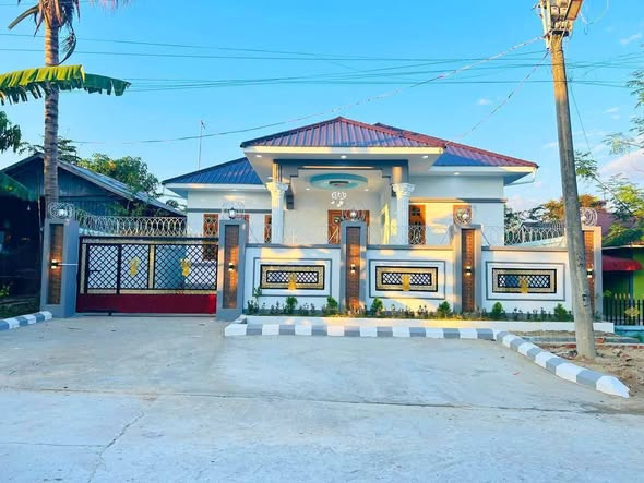 မြေကွက် ၊ ခြံ