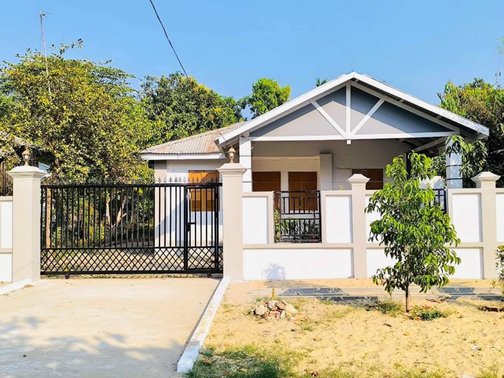 မြေကွက် ၊ ခြံ