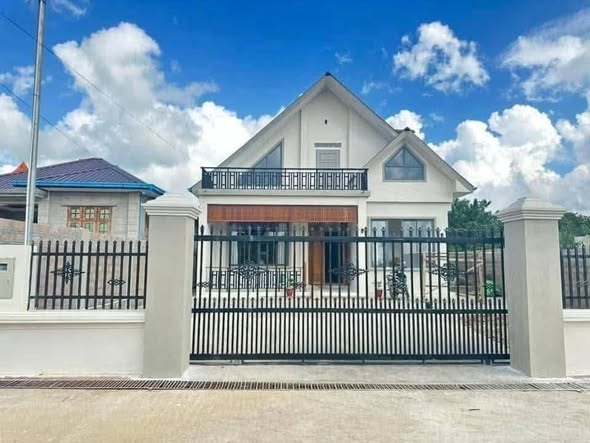 မြေကွက် ၊ ခြံ