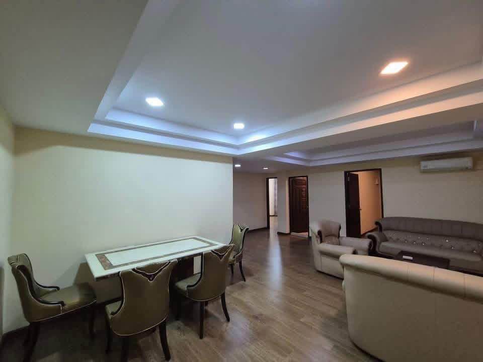 မြေကွက် ၊ ခြံ