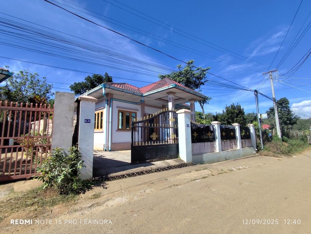 မြေကွက် ၊ ခြံ