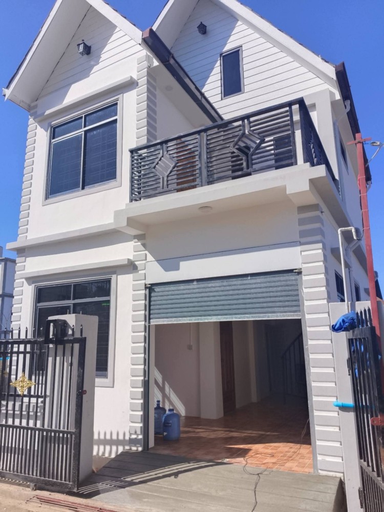 မြေကွက် ၊ ခြံ