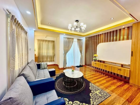 မြေကွက် ၊ ခြံ