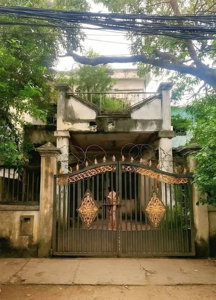 မြေကွက် ၊ ခြံ