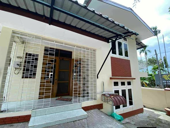 မြေကွက် ၊ ခြံ