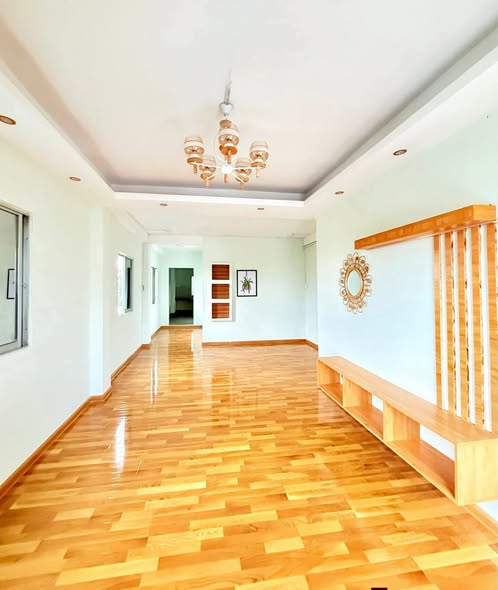 မြေကွက် ၊ ခြံ