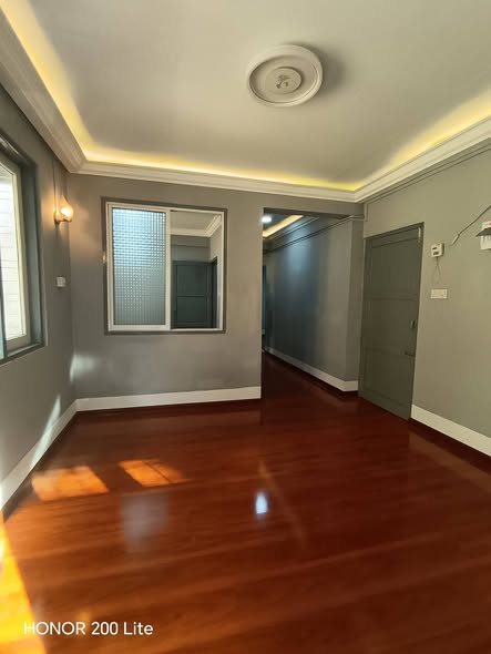 မြေကွက် ၊ ခြံ