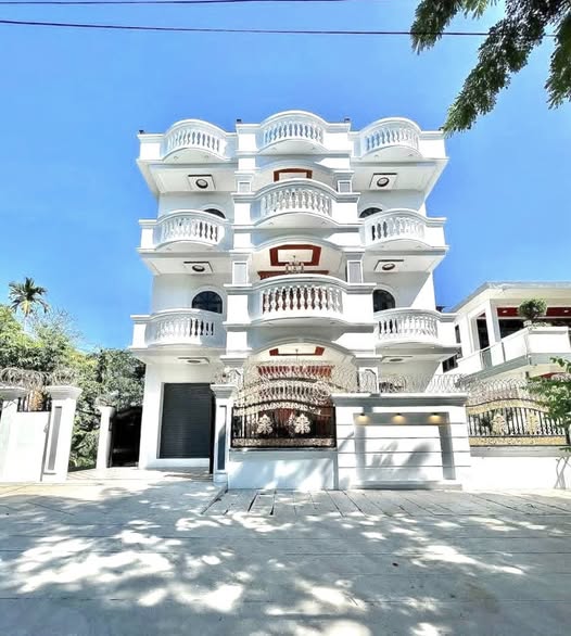 မြေကွက် ၊ ခြံ