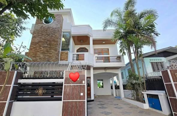 မြေကွက် ၊ ခြံ