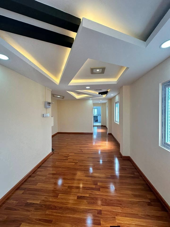 မြေကွက် ၊ ခြံ