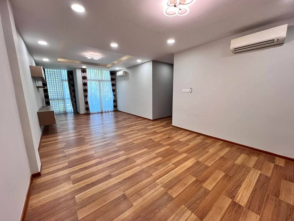 မြေကွက် ၊ ခြံ