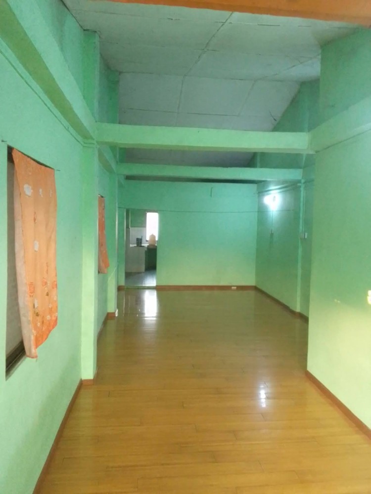 မြေကွက် ၊ ခြံ