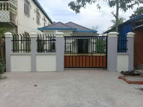 မြေကွက် ၊ ခြံ