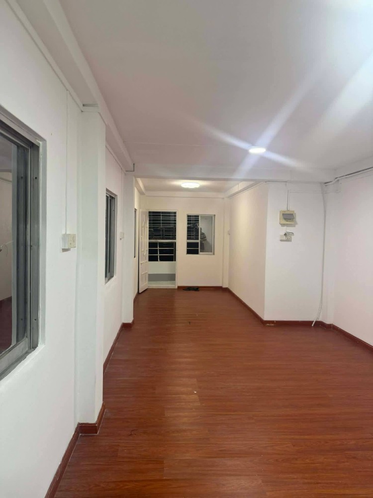 မြေကွက် ၊ ခြံ