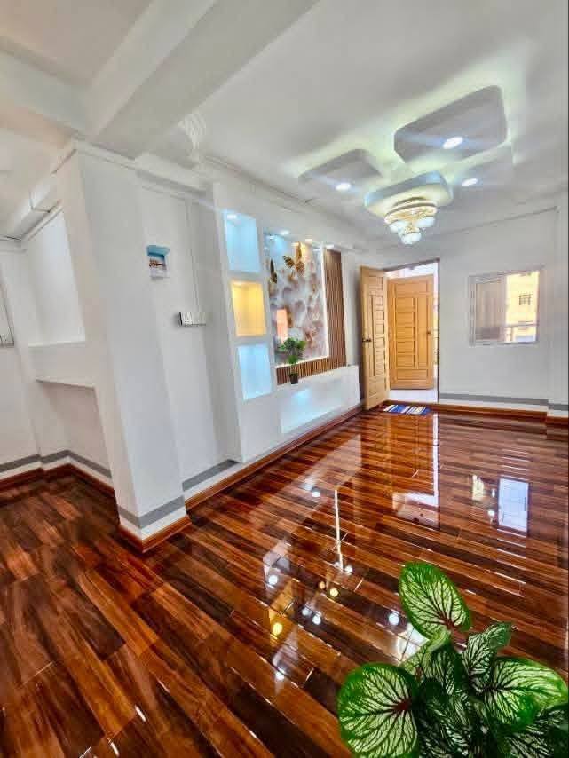 မြေကွက် ၊ ခြံ