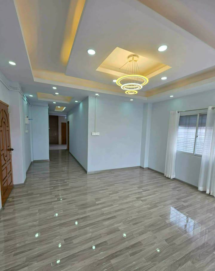 မြေကွက် ၊ ခြံ