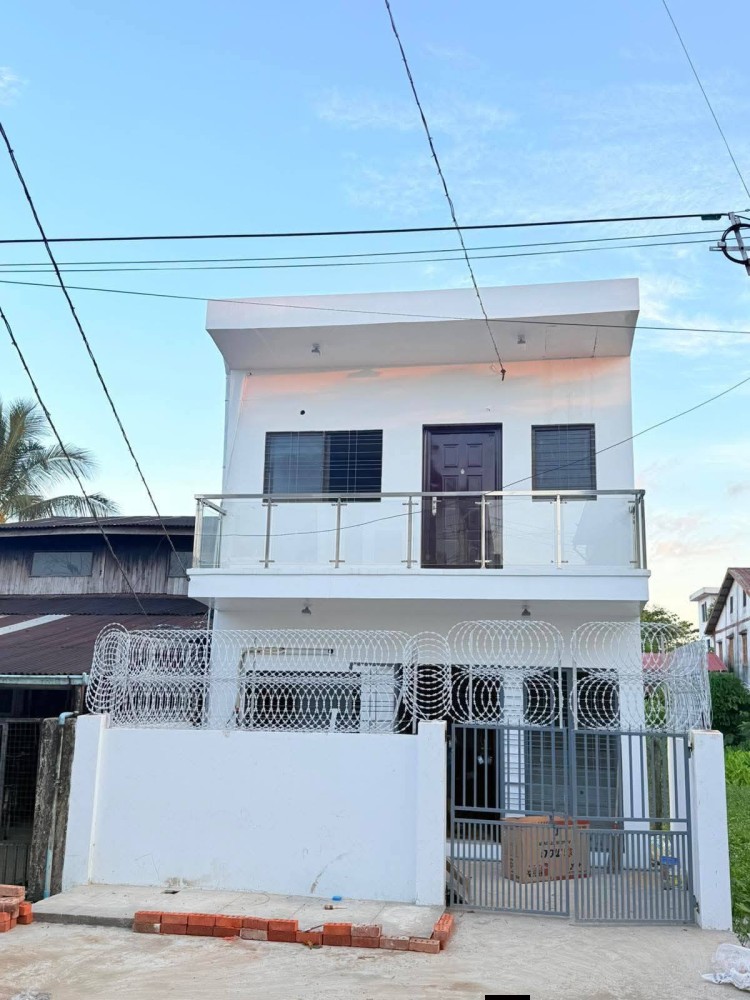 မြေကွက် ၊ ခြံ