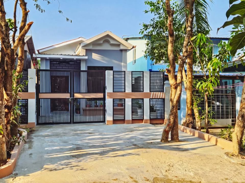 မြေကွက် ၊ ခြံ