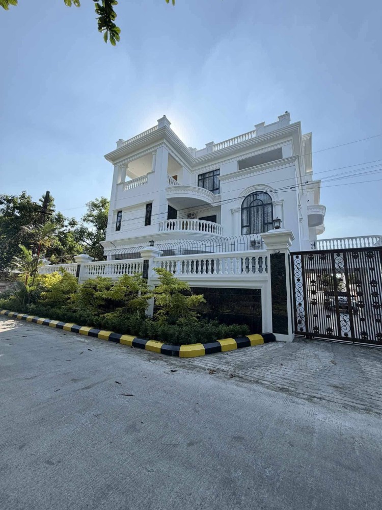 မြေကွက် ၊ ခြံ