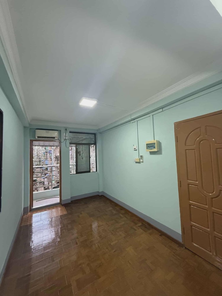 မြေကွက် ၊ ခြံ