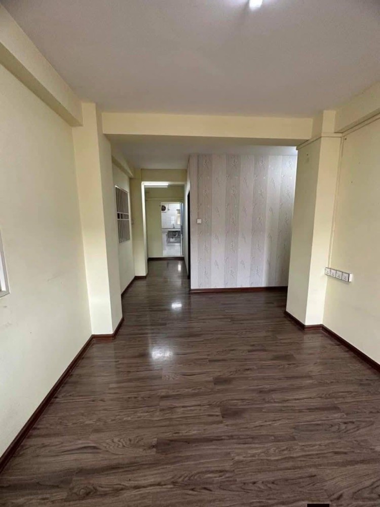 မြေကွက် ၊ ခြံ